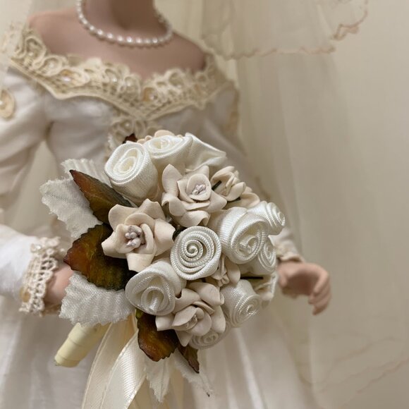 “Autumn Reflection" Vintage Porcelain Bisque Wedding Doll - Picture 6 of 16